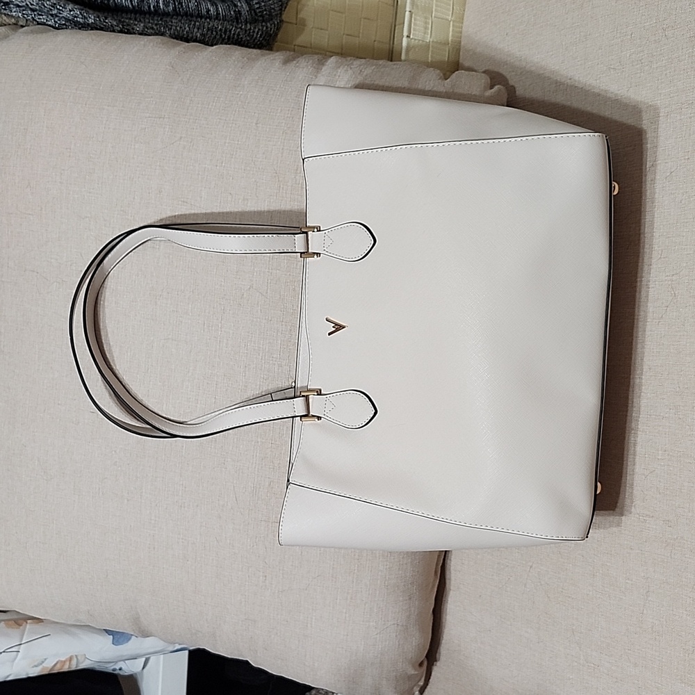 "V" (with diamond insignia) large handbag